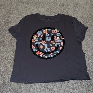 SMILEY FACE FLOWER TEE